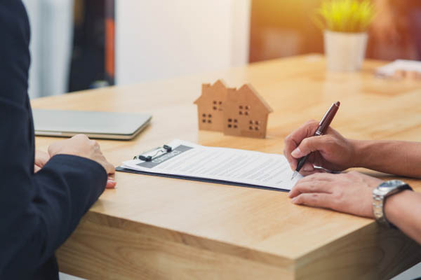 As transaccións de vivendas en Reino Unido alcanzan o nivel máis alto de toda a década debido ás hipotecas máis baratas