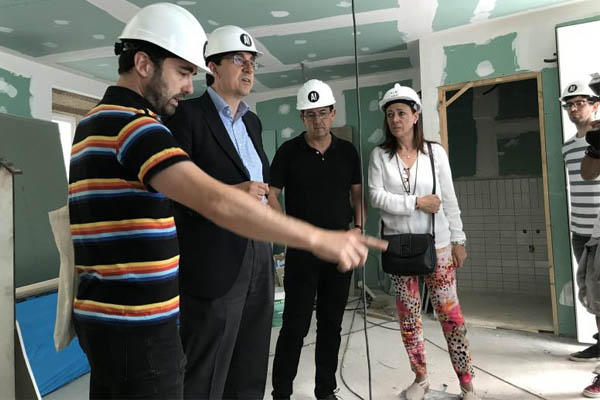 A Xunta supervisa as obras de Ferrería 8, coas que se superan a vintena de vivendas rehabilitadas nesta rúa do casco vello vigués