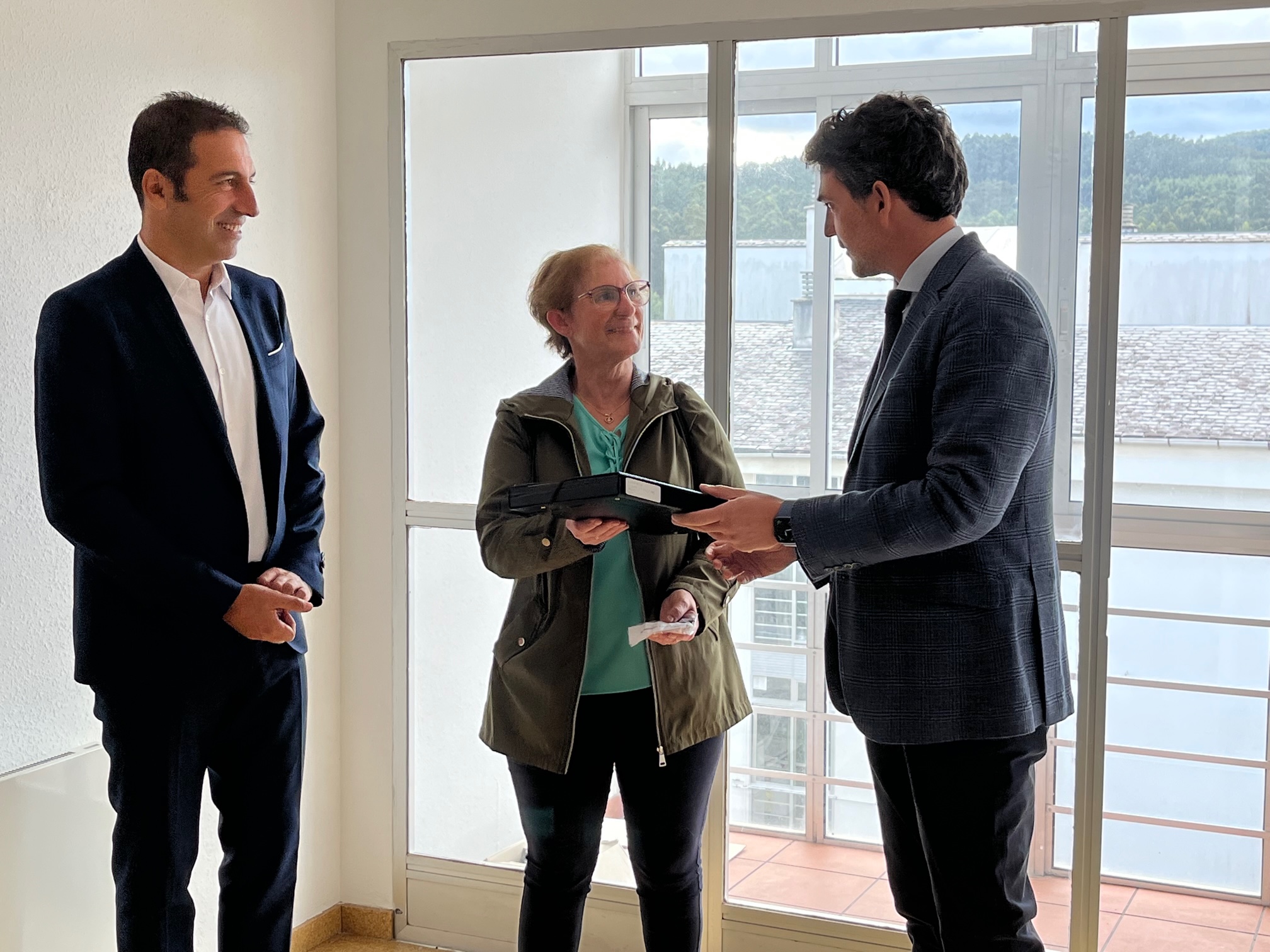 O Goberno galego entrega dúas vivendas de promoción pública nos concellos de Cervo e Valadouro