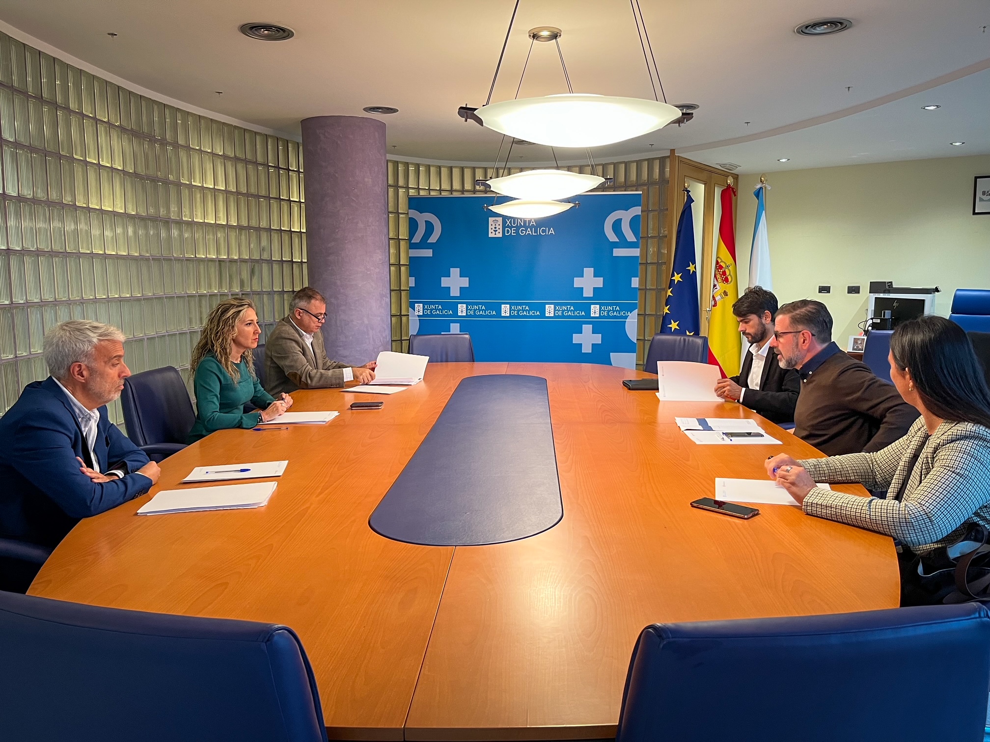 Xunta e Concello de Ferrol avalían nunha reunión de traballo a necesidade de axilizar as licenzas municipais para a construción de vivenda protexida e o plan de dinamización do Rexurbe