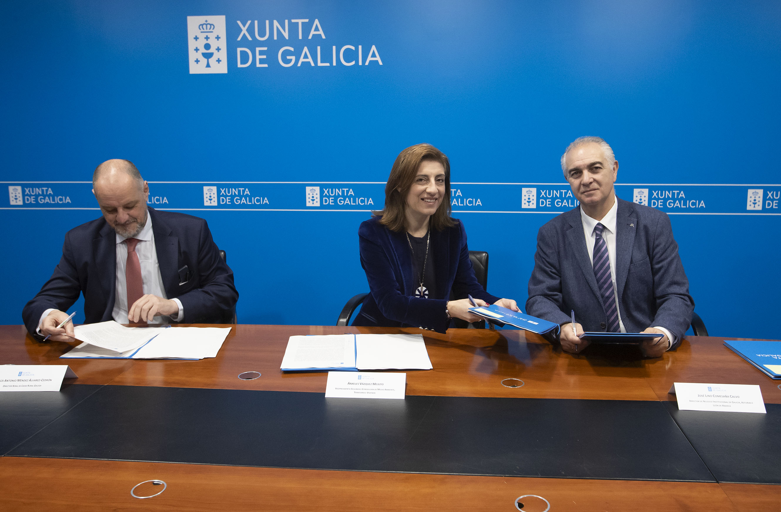 A Xunta, Abanca e Caixa Rural Galega renovan o seu convenio de colaboración para manter en 2024 o programa de avais públicos para a mocidade